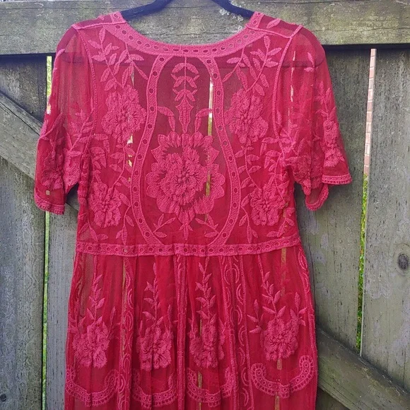 Red Lace V-Neck Women's Dress - Picture 13 of 14
